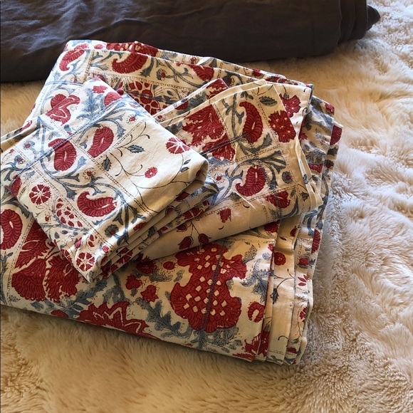 Lauren Ralph Lauren Red and Gray Floral Cotton Queen comforter cover - Picture 2 of 8